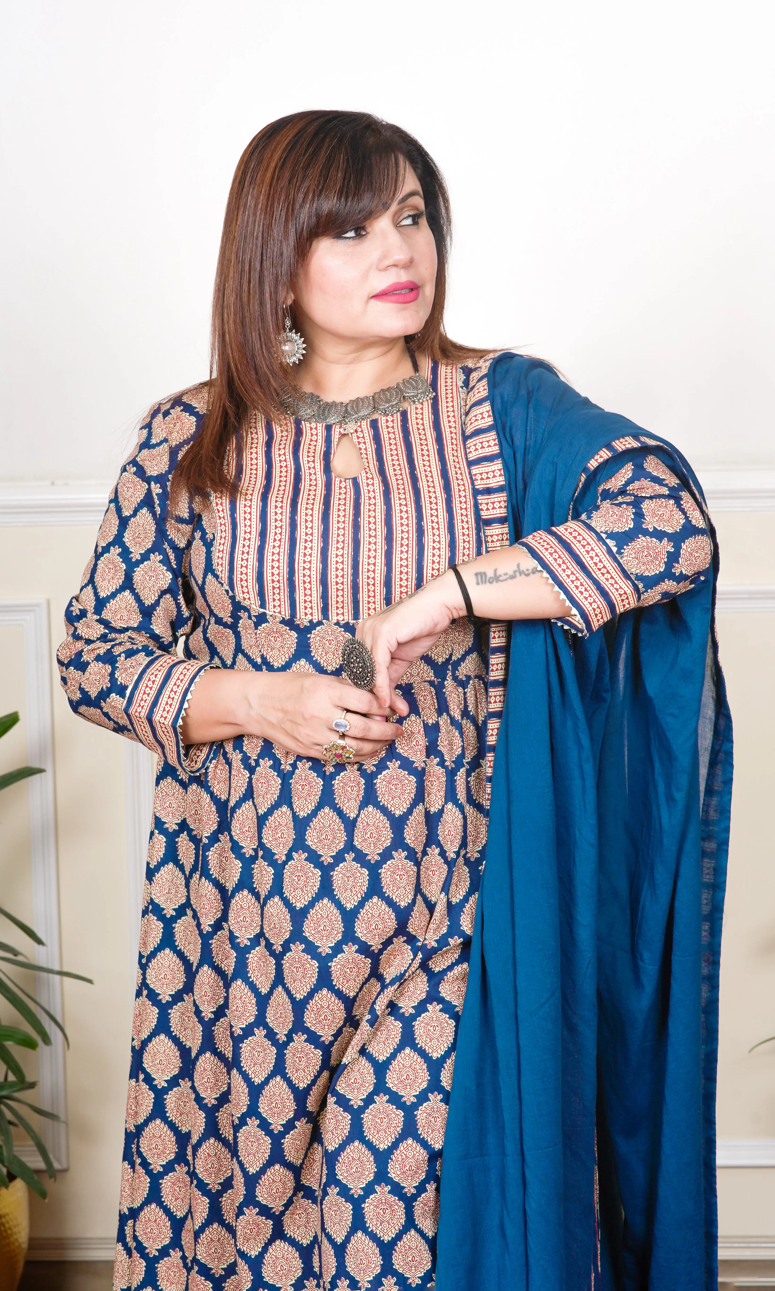 BLUE JAIPUR PRINT WITH GOTA DETAILING KURTA WITH PANTS AND DUPATTA.