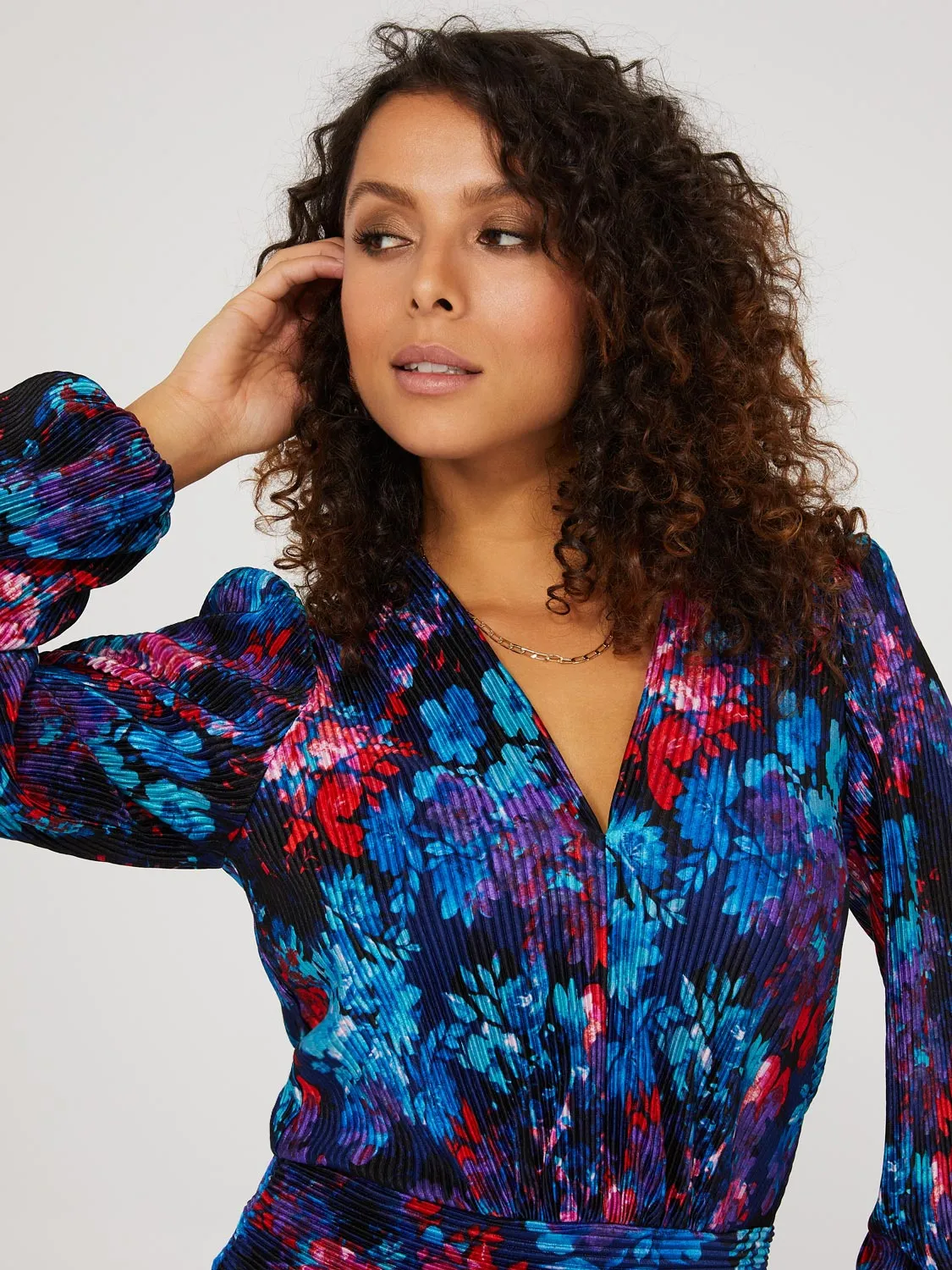 Floral Print V-Neck Plisse Long Sleeve Top