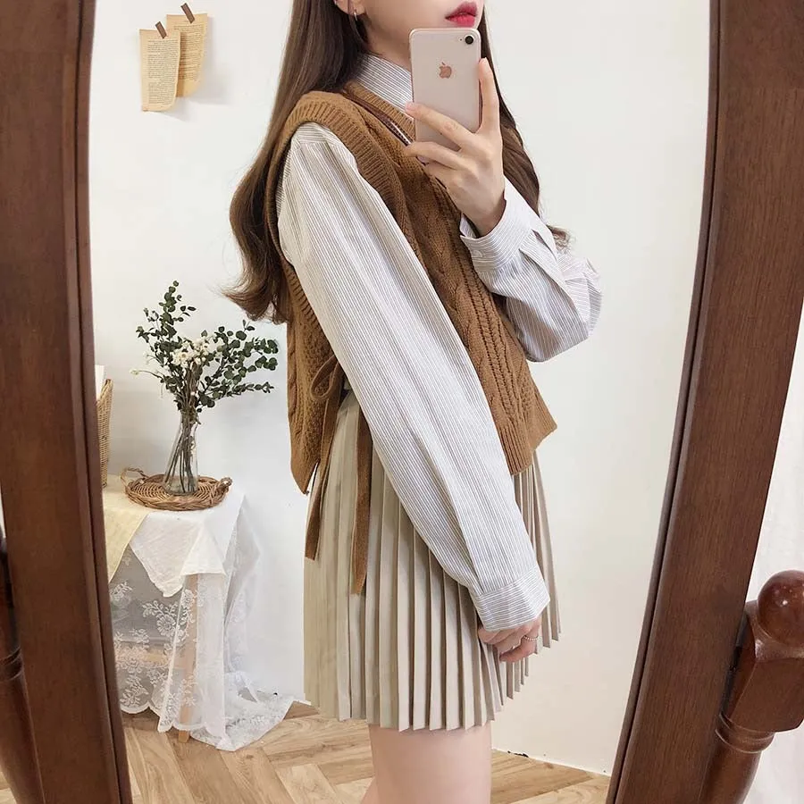 side cut loose sleeveless sweater knitted Vintage wool vest